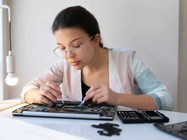 شکستن ال سی دی لپ تاپ و راهکار های آن
